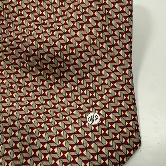 Versace Classic V2 Silk Tie Vintage Geometric Medusa Logo Gold Red - Picture 2 of 8